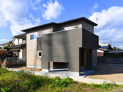 鯉池ビルトインガレージの家